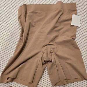 NWT Highwaisted Shaper Shorts